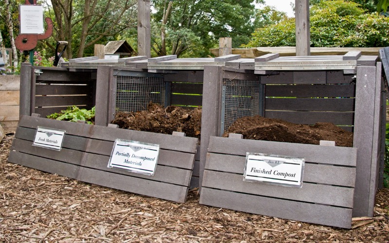 An image of a composting bin