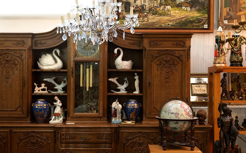 Image of an antique decor